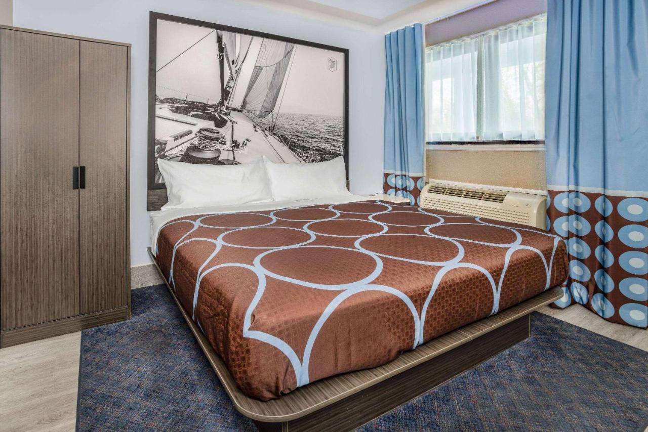 Super 8 By Wyndham Lindenhurst Buitenkant foto