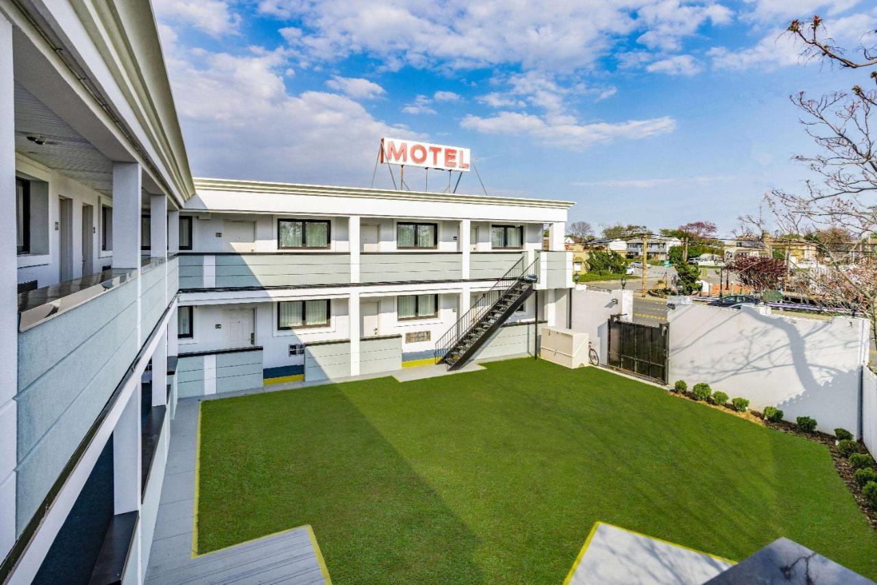 Super 8 By Wyndham Lindenhurst Buitenkant foto